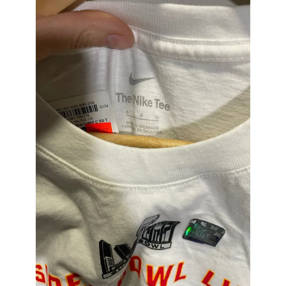 Nike Mens Kansas City Chiefs Super‎ Bowl LVIII Champions T-Shirt White Small S